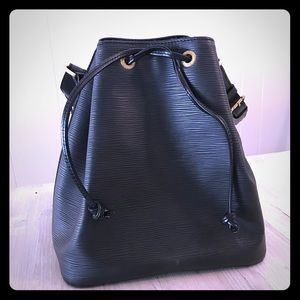 Louis Vuitton Petit Noë bucket bag